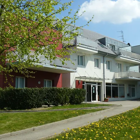 Le Royal Golf & Horse Lägenhetshotell Mooslargue