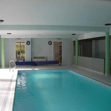 Le Royal Golf & Horse Lägenhetshotell Mooslargue